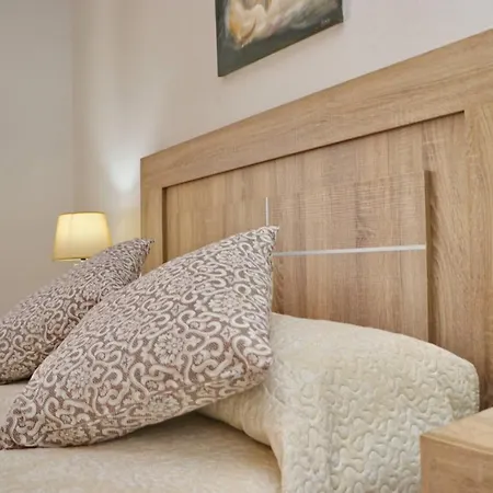 Apartment Cortes